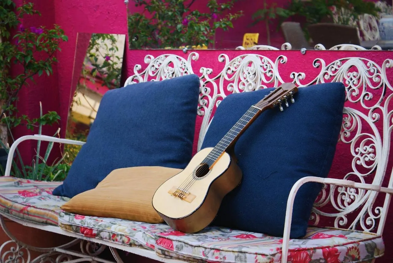 Free Spirit Hostel Γκουανταλαχάρα 2*,